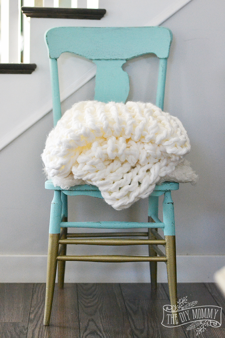 How to make a beautiful arm knit blanket in less than an hour!