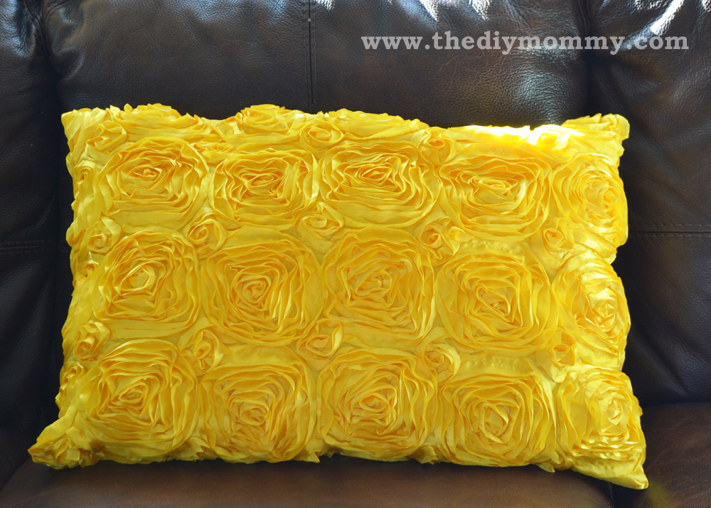 Sew Throw Pillows the Easy Way by The DIY Mommy