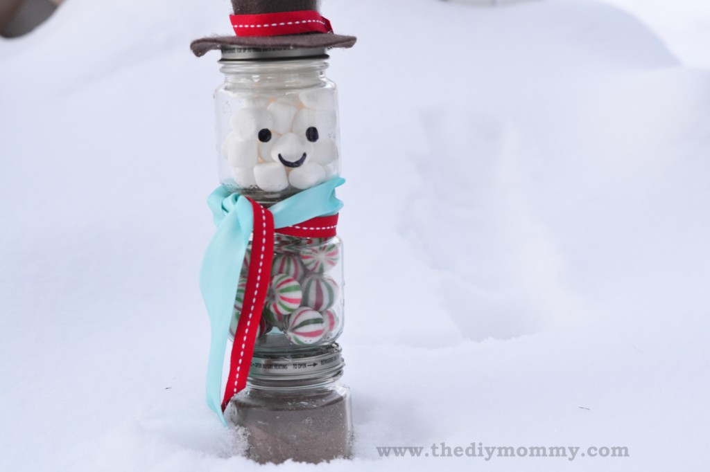 DIY Hot Chocolate Snowman Jar Gifts by The DIY Mommy