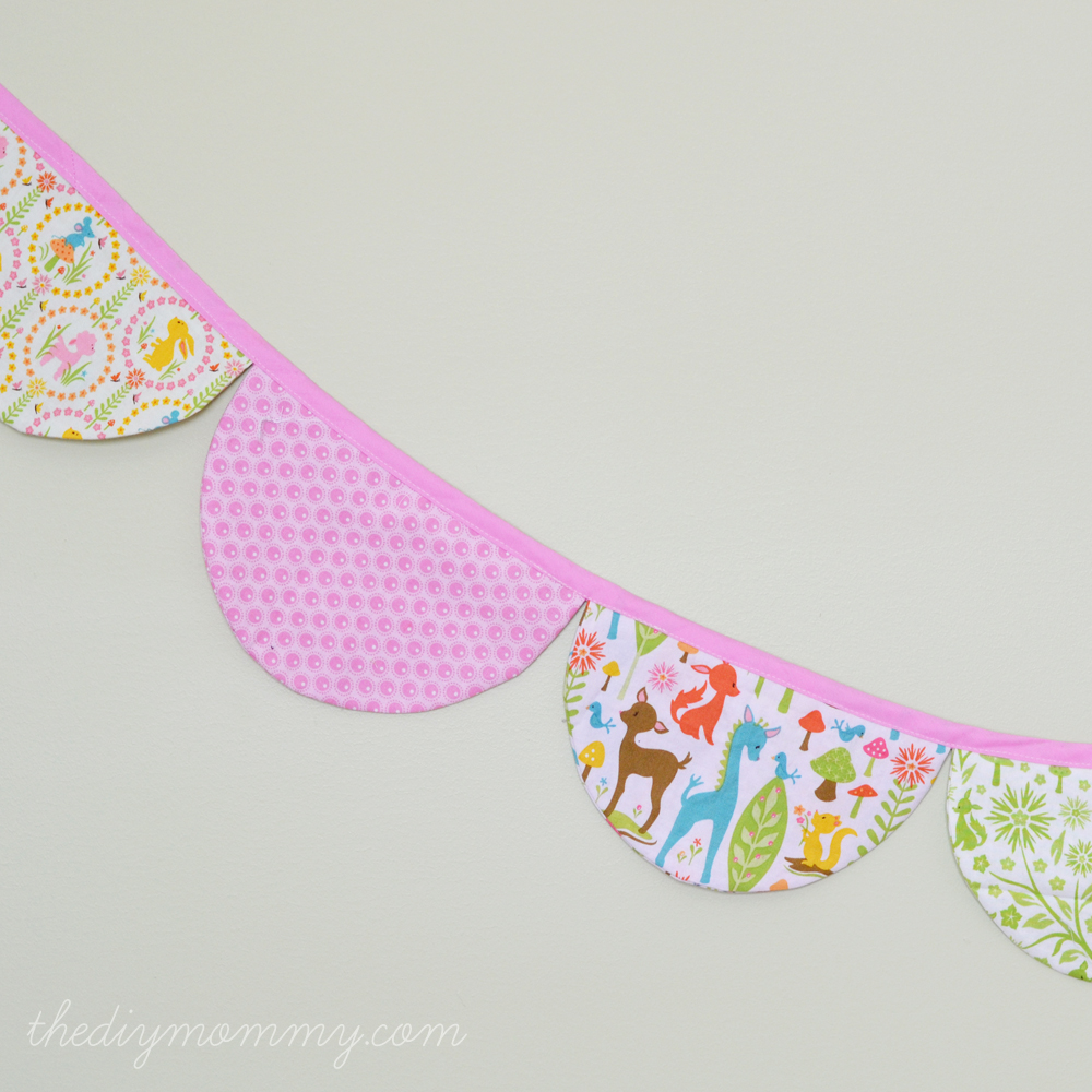 DIY Scalloped Bunting Banner by The DIY Mommy