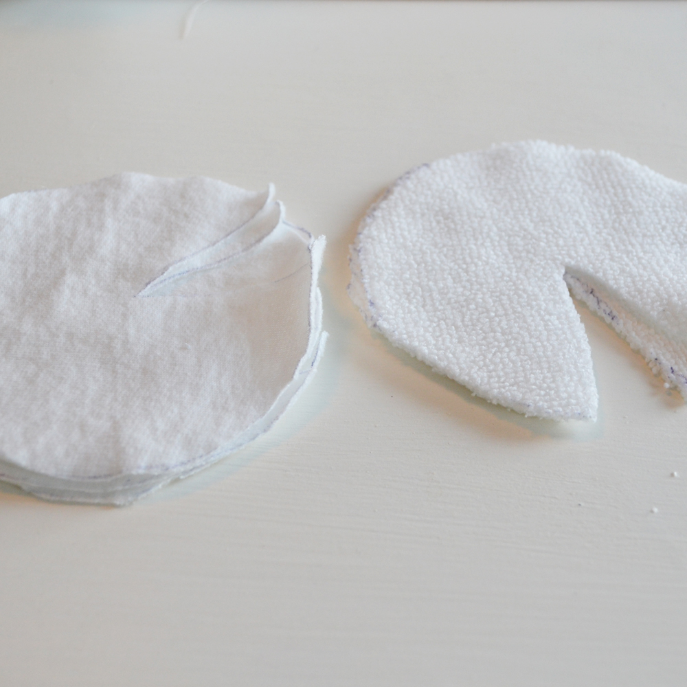 How to sew super absorbent DIY nursing pads that actually work! There's a special fabric inner layer.