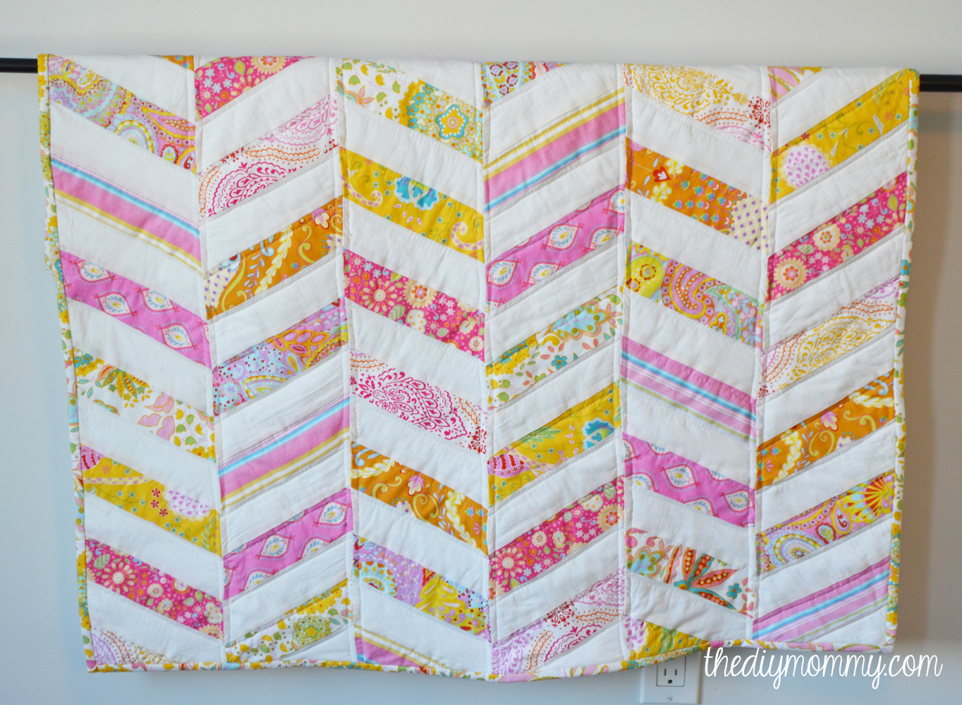 Sew at Home Mummy: Easy, Inexpensive DIY Roll-Away Quilting Design