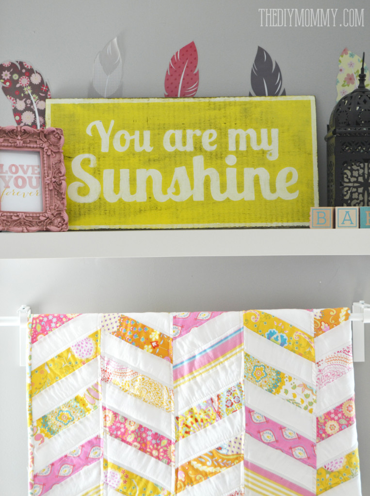 How to make a DIY rustic wooden sign - such a cute You Are My Sunshine sign!