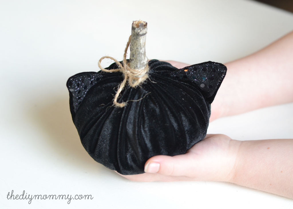DIY Black Cat Velvet Pumpkins Decorations