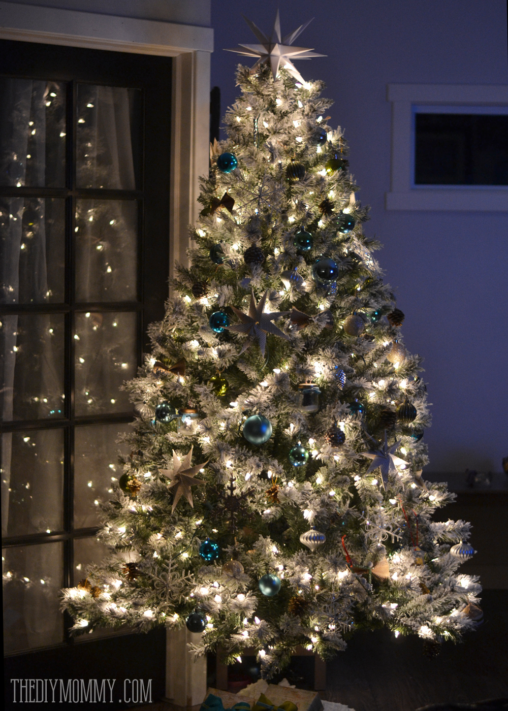 Our Teal Green Silver And White Vintage Inspired Flocked Christmas Tree The Diy Mommy