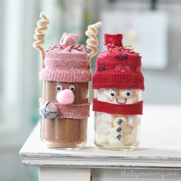 Make Hot Chocolate Reindeer and Snowman Jar Gifts – A Kid’s Craft