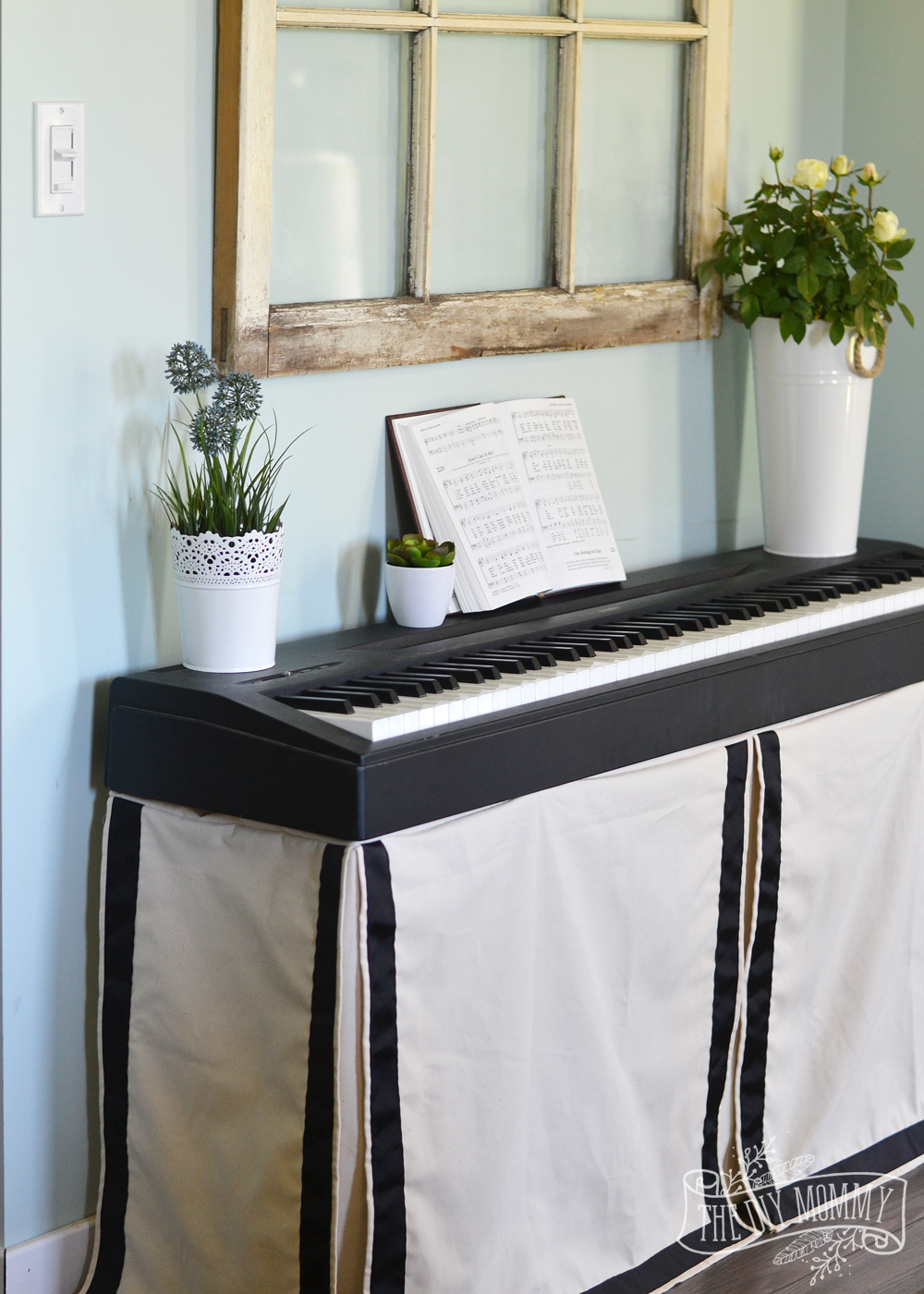 Sew a Fitted Skirt for a Keyboard Stand Cover
