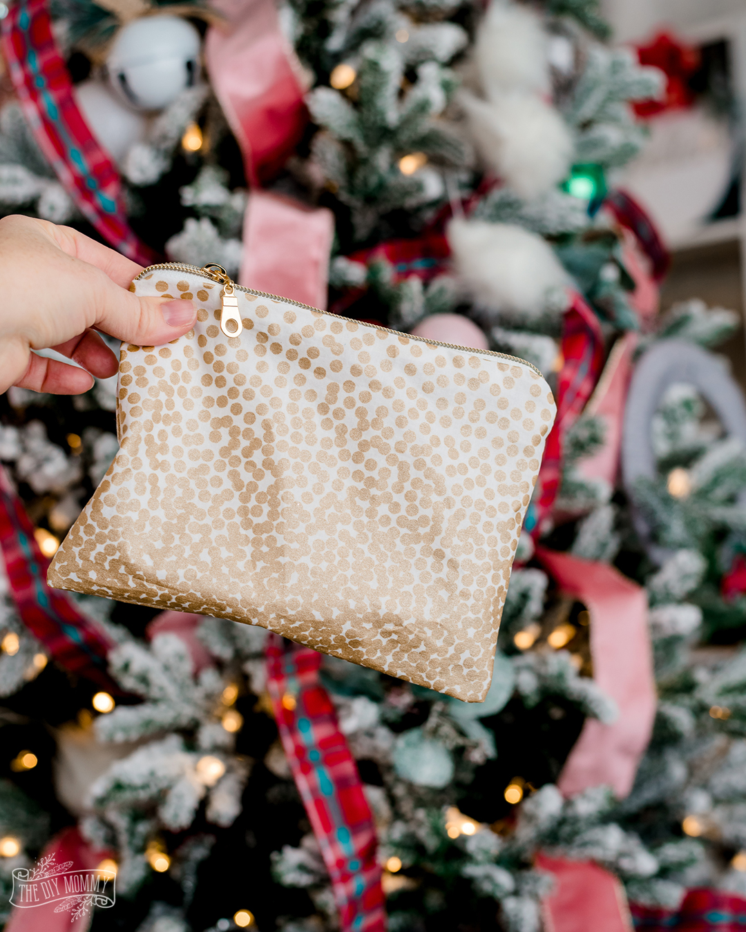 A cute little DIY zippered pouch with gold poka dots and a gold zipper. This would be a lovely gift idea for a special teacher.