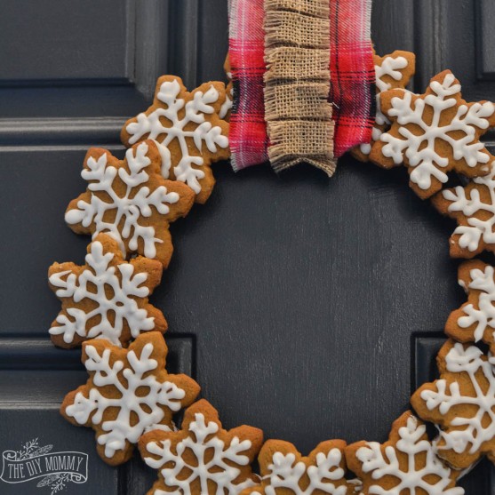 How to make an edible gingerbread cookie wreath; a great Christmas gift idea! www.thediymommy.com