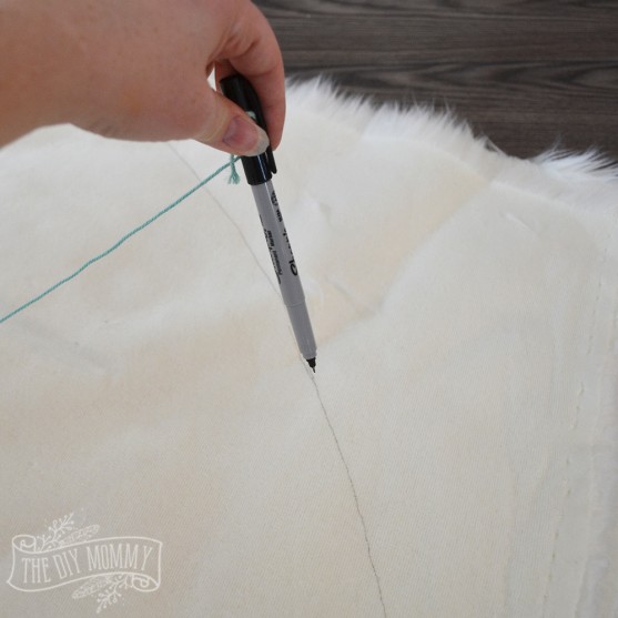How to make a DIY no sew faux fur Christmas tree skirt