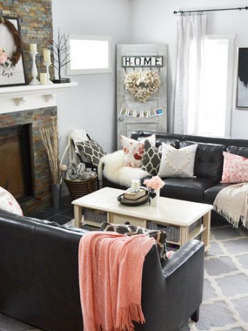 Black, white and blush pink Valentine's Day living room decor ideas