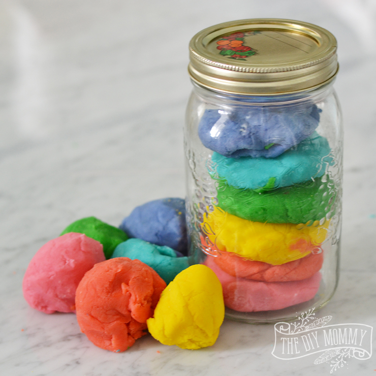 The best play dough recipe - soft, stretchy, colorful!