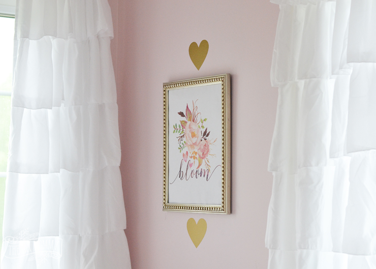 A shabby chic glam girls bedroom design idea in blush pink, white and gold with tons of DIY and kids bedroom organization ideas