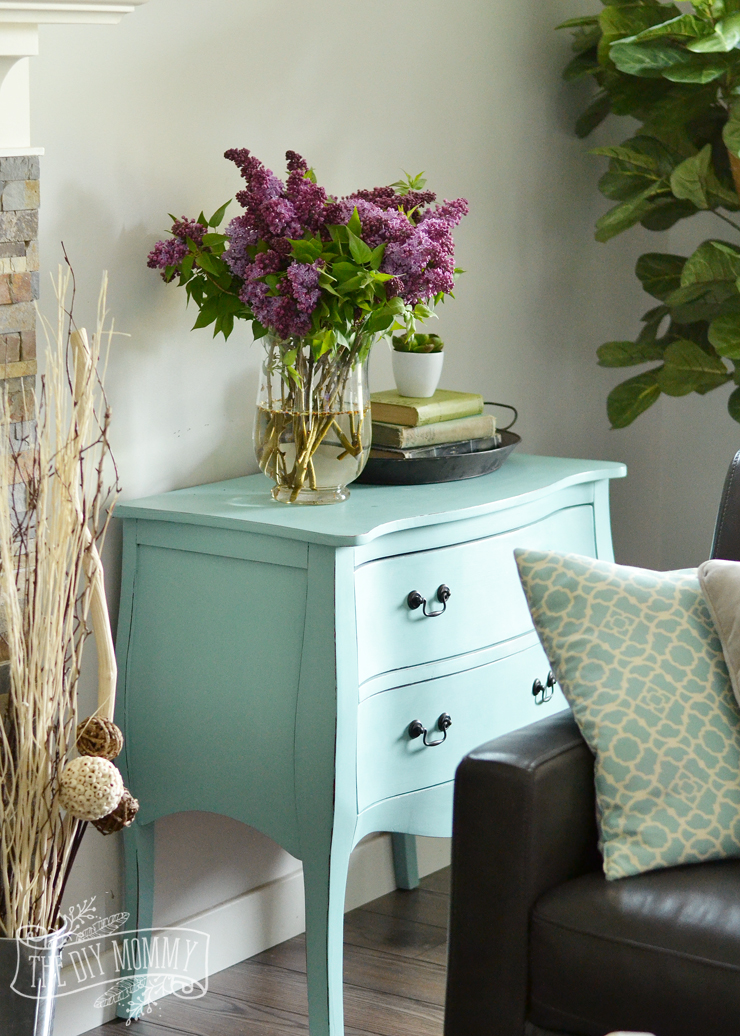 How to paint a piece of furniture in under 3 hours with DIY chalk style paint - gorgeous robin's egg blue chest makeover!