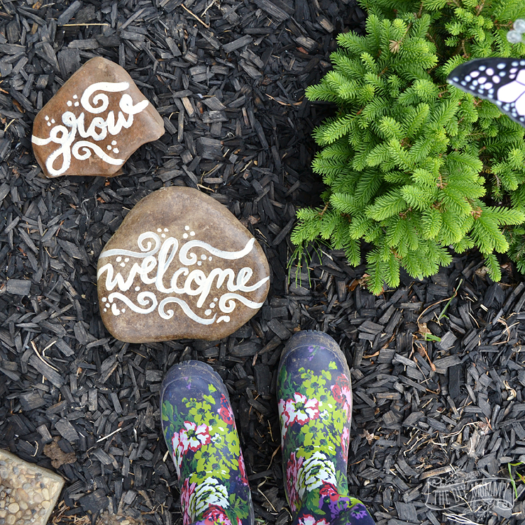 Beautiful & easy DIY painted rock garden markers