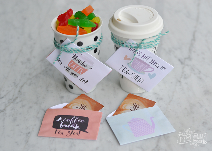 Free printable tea or coffee gift card holder - fill with a gift card and tie to a coffee cup filled with candy. Easy and cute teacher's gift!