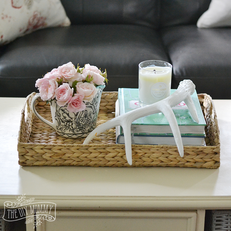 Easy formula on how to style a pretty coffee table