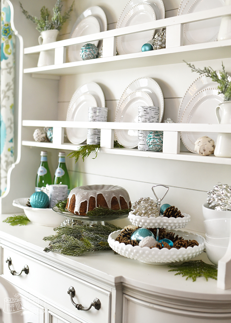 Aqua Blue, Teal & Green Farmhouse Christmas Table & Hutch Decoration Ideas
