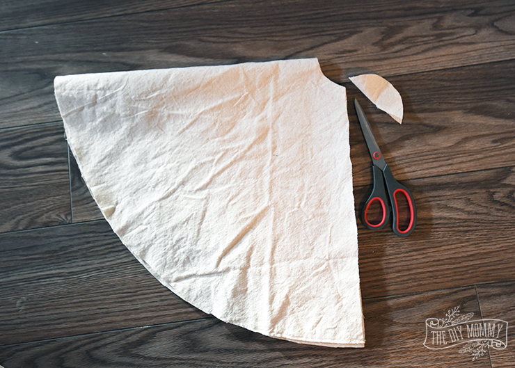How to make a ruffled no sew Christmas tree skirt out of a dropcloth