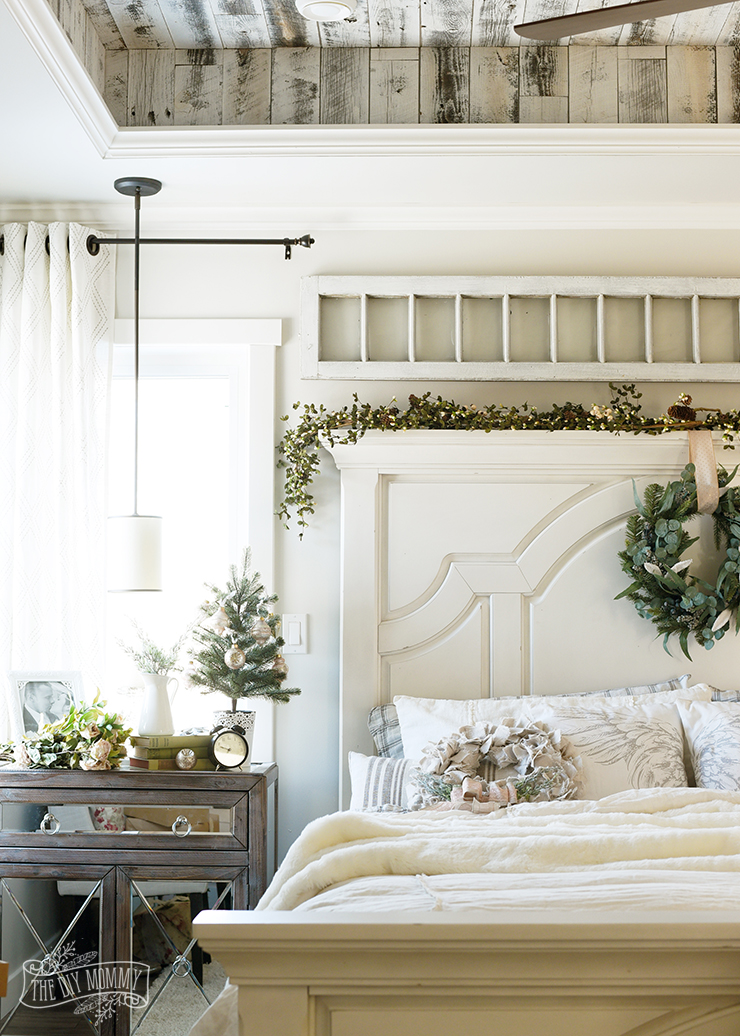Christmas Bedroom Decorating Ideas A French Country Farmhouse For The Holidays Diy Mommy - Bedroom Decorating Ideas French Country