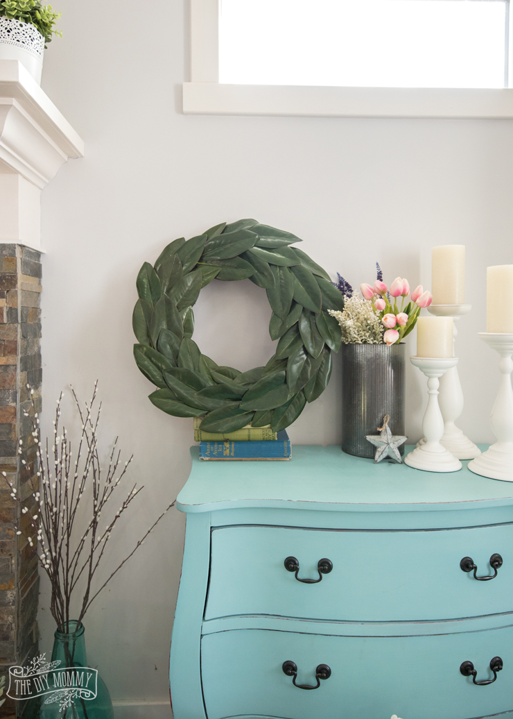 How to make a DIY magnolia wreath