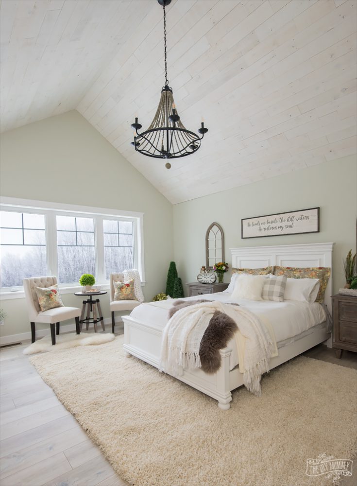 Rustic traditional lake house master bedroom design