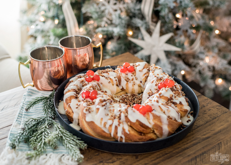 Cinnamon Christmas Breakfast Wreath Recipe