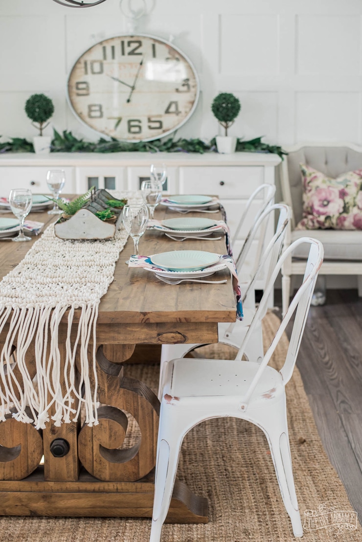 Fresh Spring French Country Farmhouse Dining Room Design