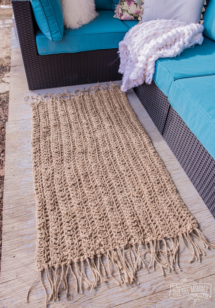 How To Make Two Beautiful Rugs For Your Home On A Budget The Diy Mommy