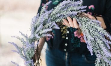 How to make an easy DIY faux lavender wreath