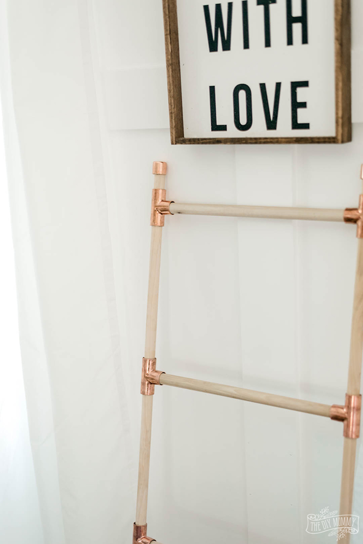 How to make a blanket ladder from copper pipe and wooden dowels - no power tools required!