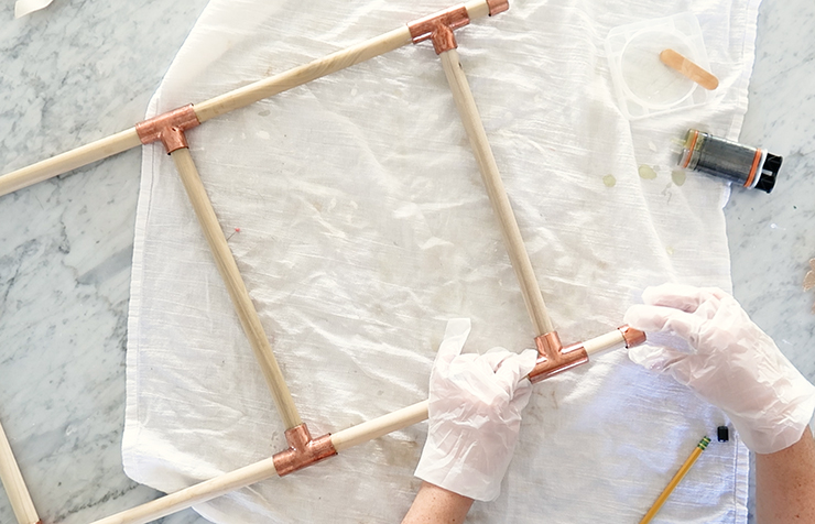 How to make a blanket ladder from copper pipe and wooden dowels - no power tools required!