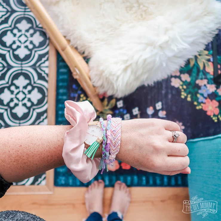 How to make DIY friendship bracelets and scrunchies