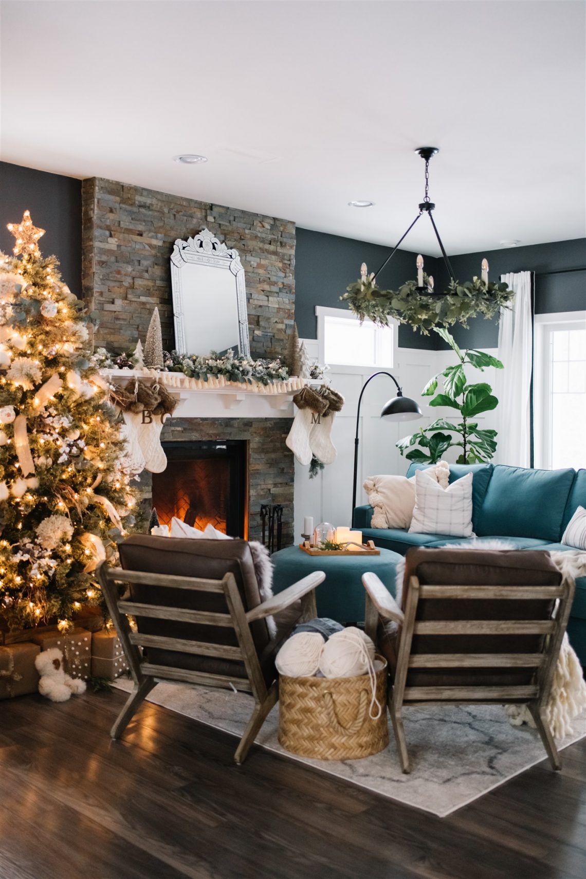 10 Ways to Create a Cozy Christmas Home - ideas for hygge during the Holidays