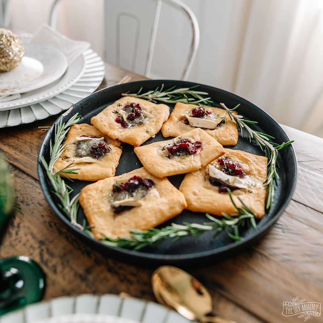 Easy Cranberry Brie Tarts Recipe - a delicious Christmas appetizer!