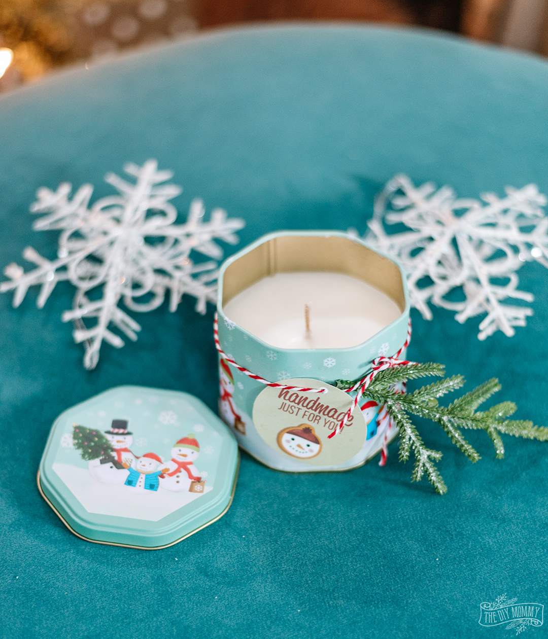 DIY Soy Candle in a Christmas Tin Idea with Nordic Inspired Handmade Free Printable Christmas Gift Tags