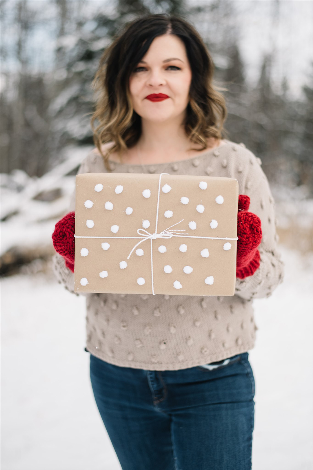 Brown Paper & Pom Pom Gift Wrapping Ideas