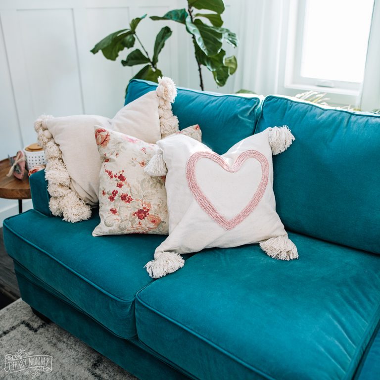 Make a Crochet Chain Heart DIY Valentines Pillow