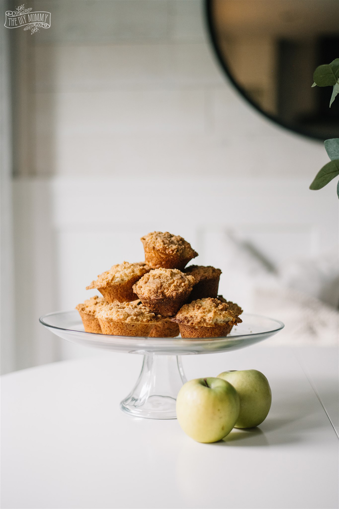 Easy Apple Muffins with Crumb Topping