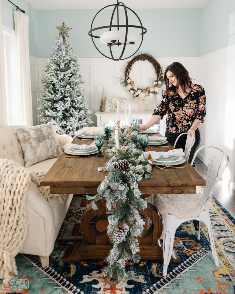 Holiday Home Tour : Simple Christmas decorating ideas for the season!