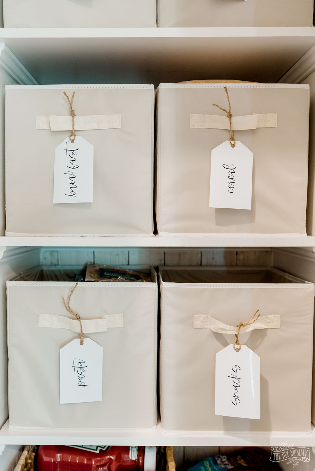 Download these free pantry organization tags in a simple modern farmhouse style.