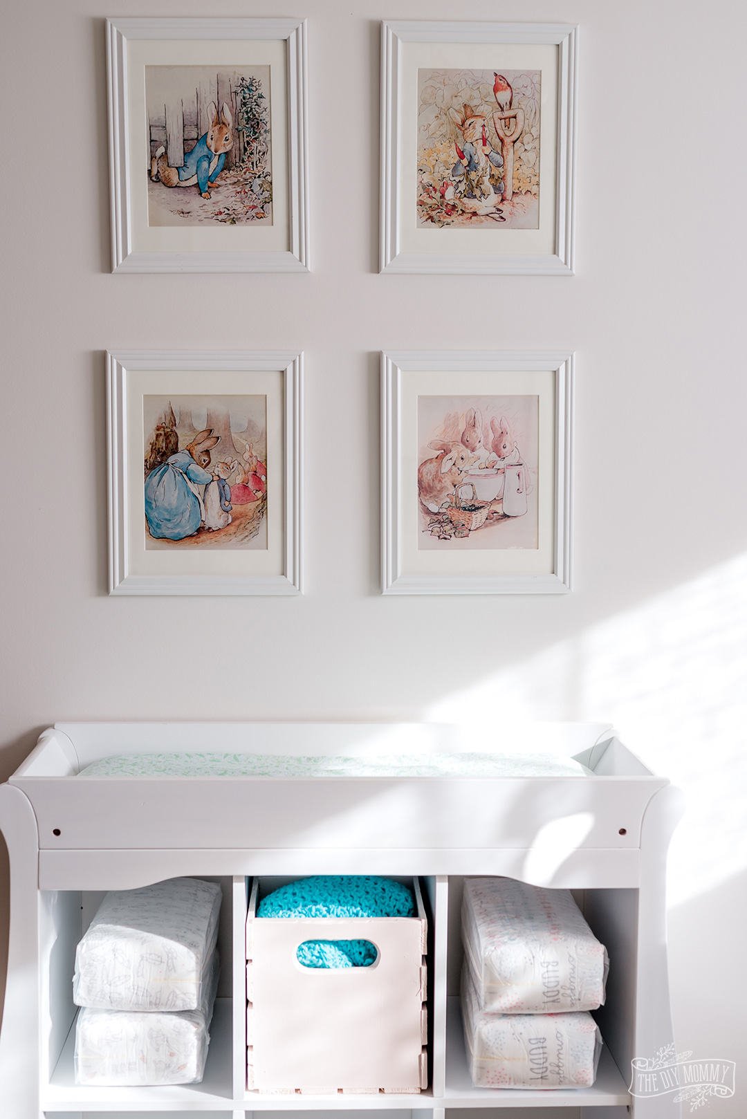 Traditional mint Green, pink & white nursery decor ideas