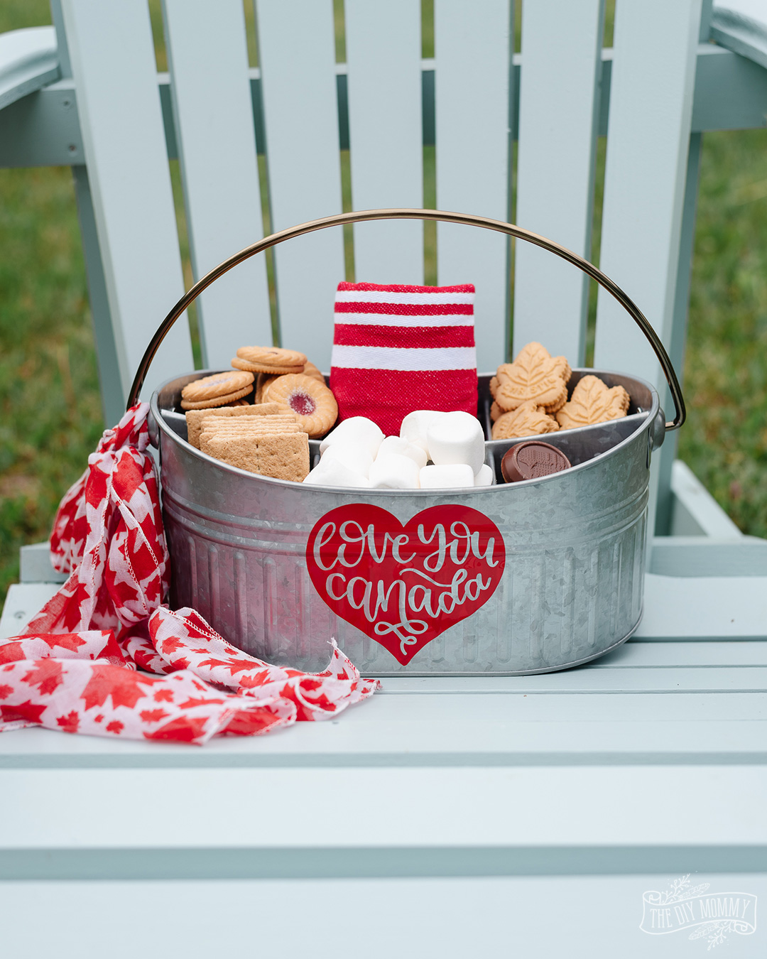 Learn how to make this DIY s'mores caddy that's perfect for a Canada Day celebration. It can also be customized to suit any celebration!