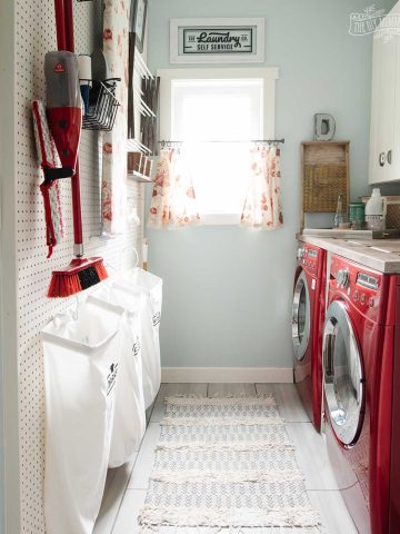 Small Laundry Room Organization & Decor Ideas