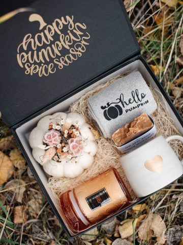 For a quick and simple gift idea, make a beautiful pumpkin spice gift box. It’s a cute and creative DIY craft to make for a loved one this season.