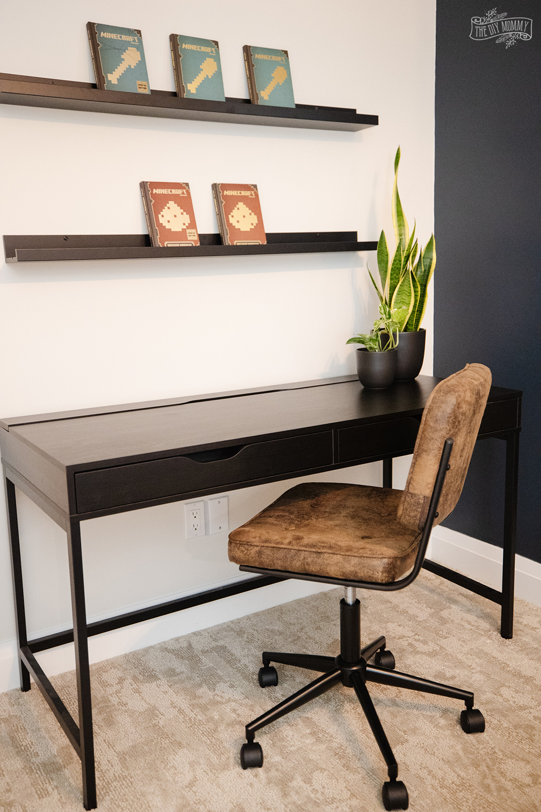 Simple desk and leather chair 