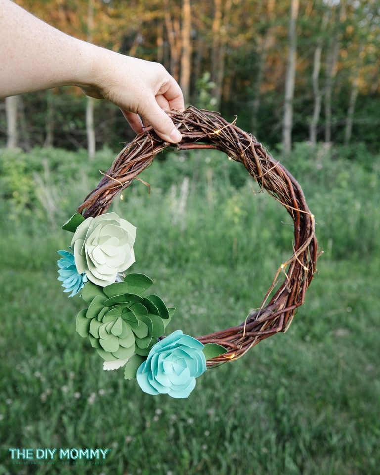 How to Make an Easy DIY Succulent Wreath with Paper
