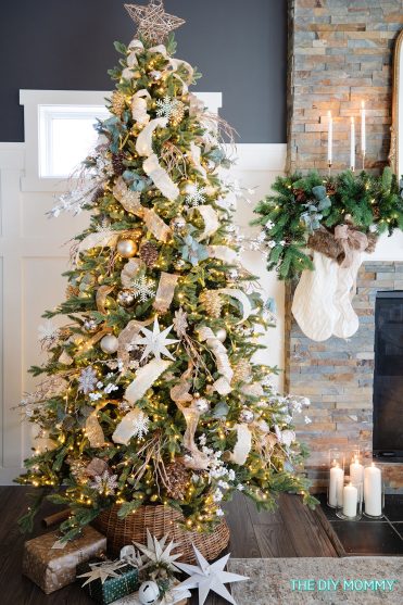 Decorate an Elegant White and Gold Christmas Tree: Ideas & Inspiration