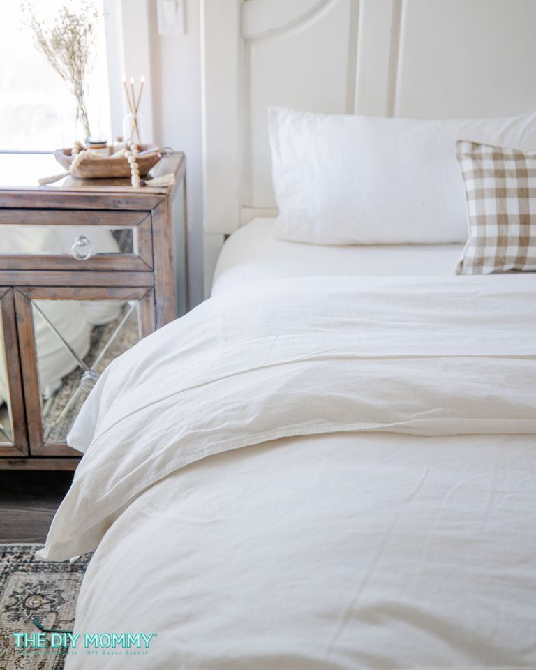 The Benefits of Linen Sheets + Why Your Bedroom Needs Them